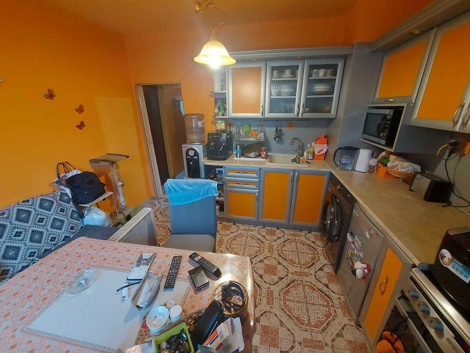 Продава се Тристаен апартамент в Търговище, Запад 2 - 76 кв.м за 1128 €/кв.м - Снимка #1