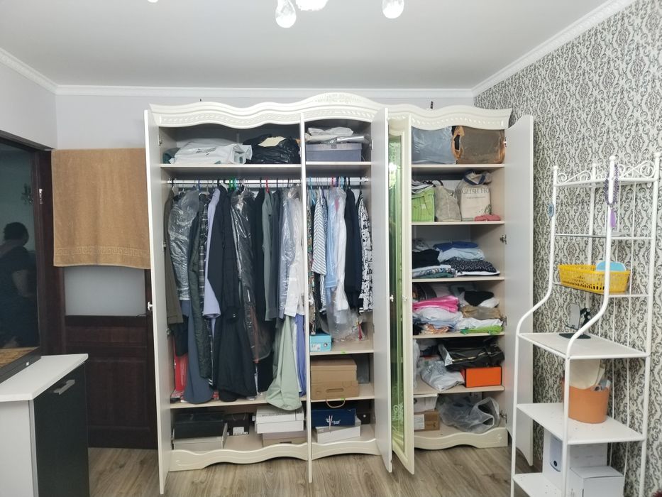 Продам спальнию гарнитур