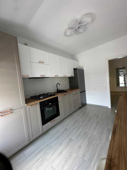 Apartament 3 camere, 80mp, Miron Costin(intersectie cu Traian)