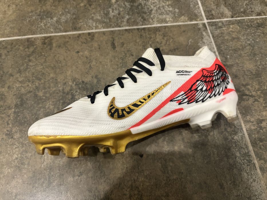 Продаются подростковые бутсы