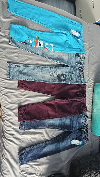 Pantaloni pentru băieți