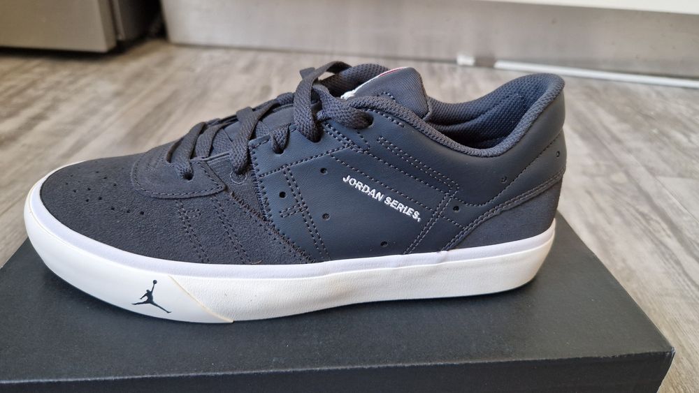 Спортни обувки Nike Jordan - 40,5 номер