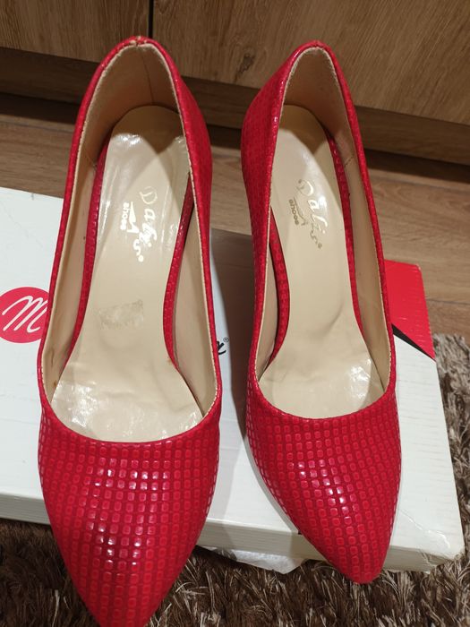 Чанта и обувки с ток