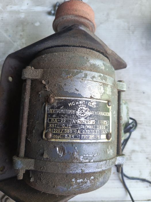 Продам двигатель 220/380v,, 012квт, 2800об.мин.  б. У., рабочий, 10000