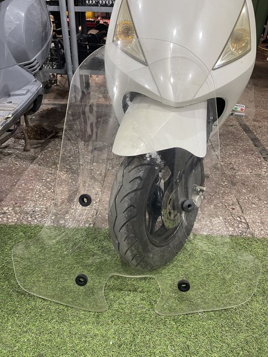 Parbriz scuter