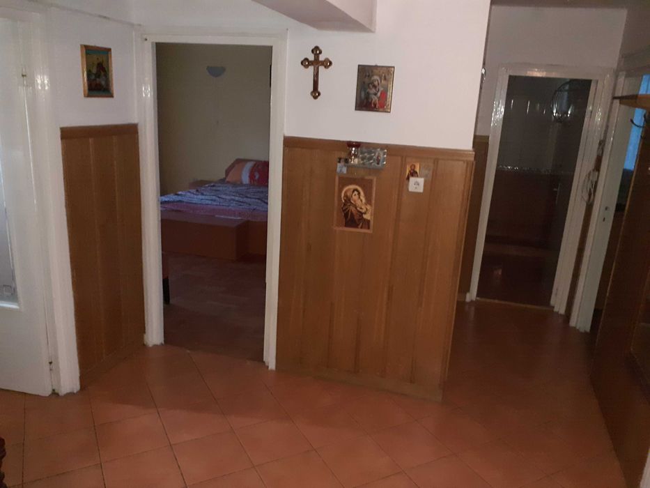 Apart. 4 cam. Splaiul Crișanei