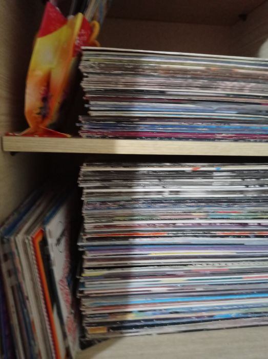 ПроигрывательСоветский со знаком качества, пластинки