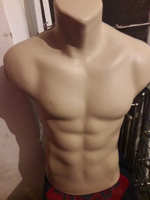 вешалки, манекены для одежды