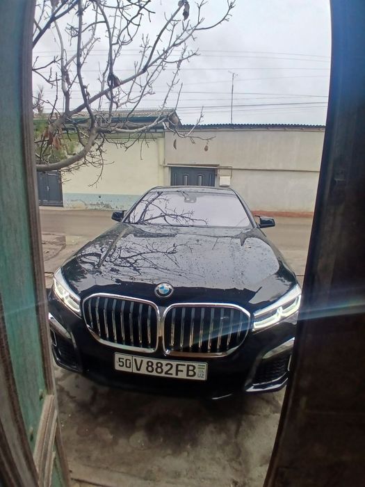 BMW 740 ( M 7 ) 2009