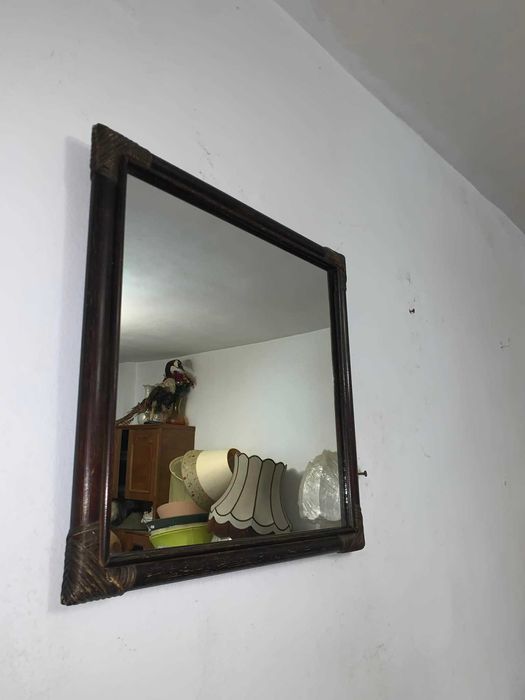 Oglinda in rama de lemn la colt impletita