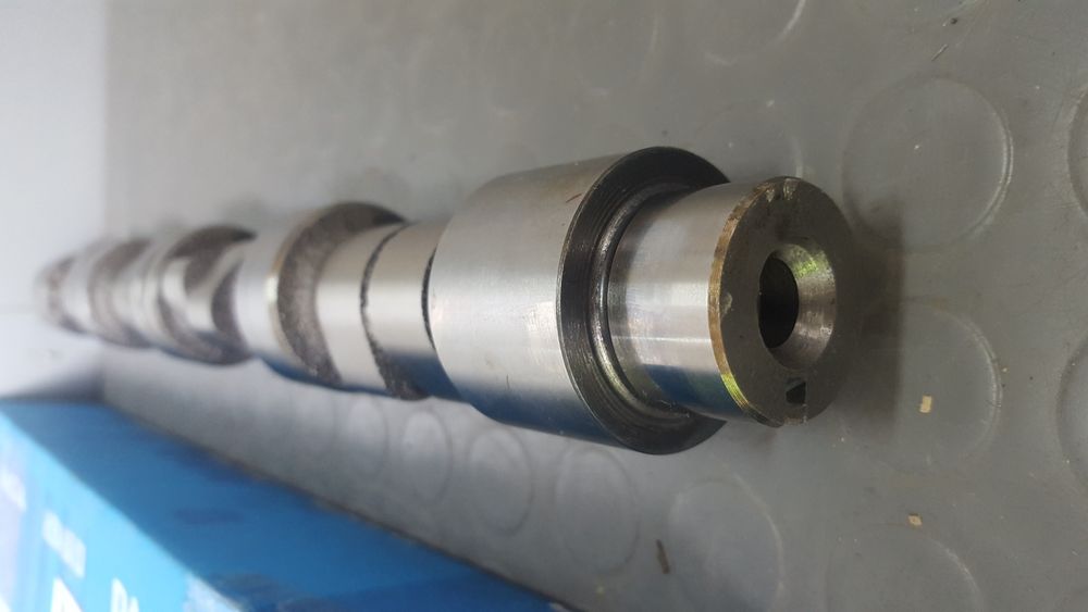 Разпределителен вал Дачия и Рено 1.4/1.6