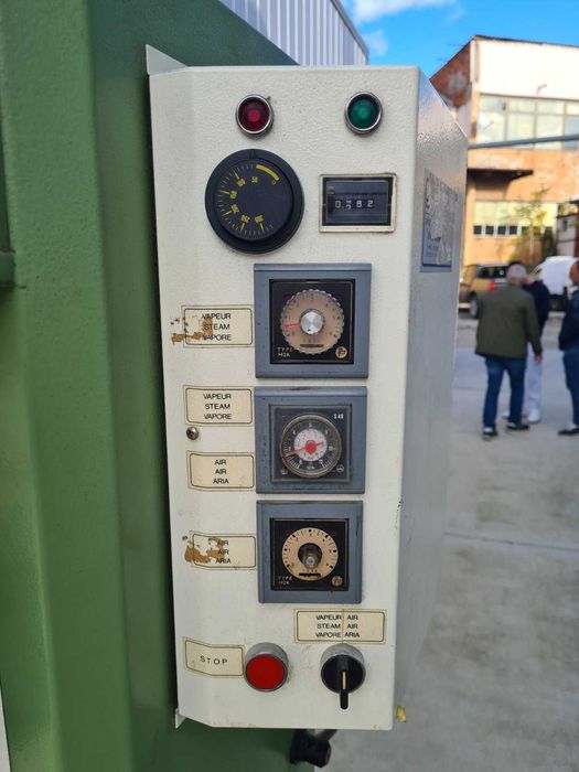 Професионална  гладачна преса за шивашки цех