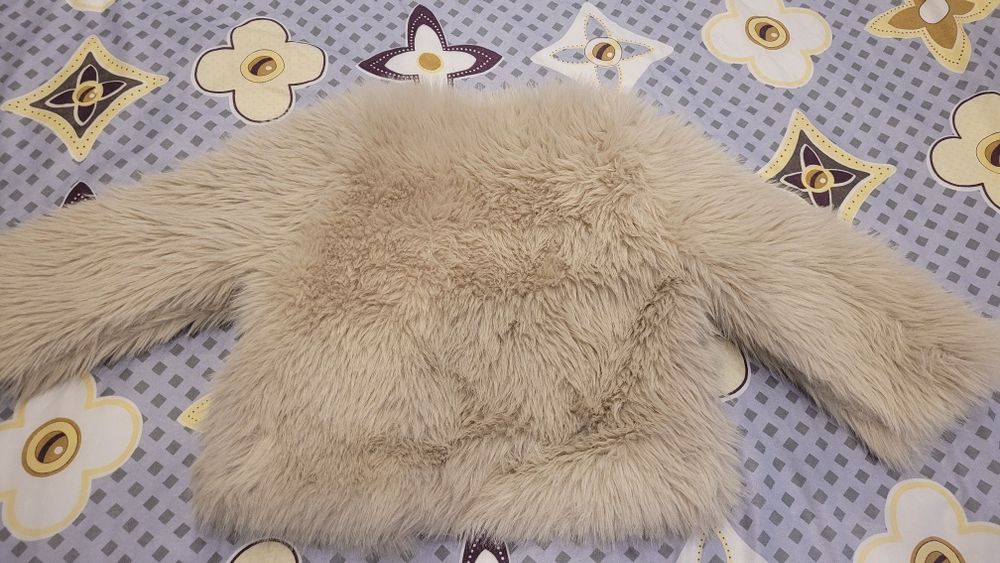 Шуба детская бежевая 130 см