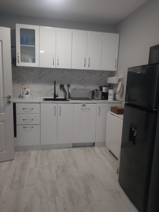 Дава се под наем Двустаен апартамент в Варна, Център - 70 кв.м за 598.23 € - Снимка #1