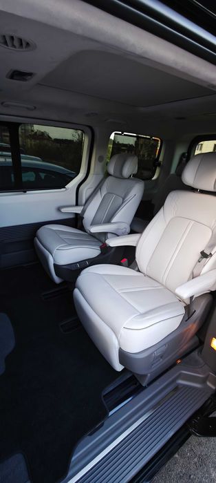 Продавам Hyundai Staria Premium 4x4 2.2 6+1