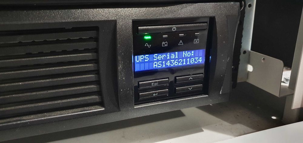 UPS - APC Smart-UPS 1000VA LCD RM 2U 230V (SMT1000RMI2U)