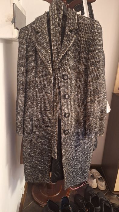 Продам пальто демисезонное