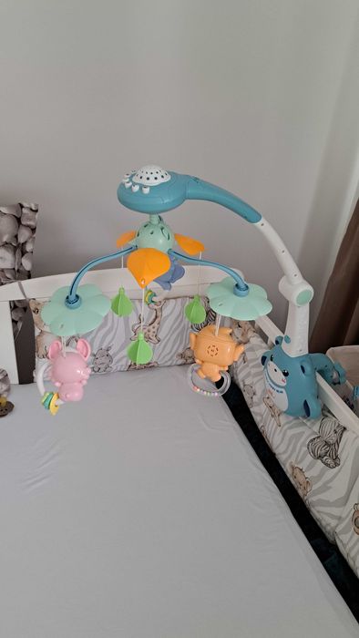 Carusel muzical bebe