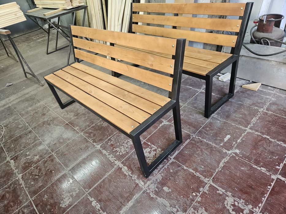 Скамья со спинкой