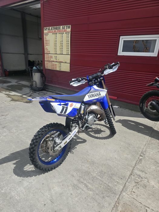 Motocicleta Yahama YZ85