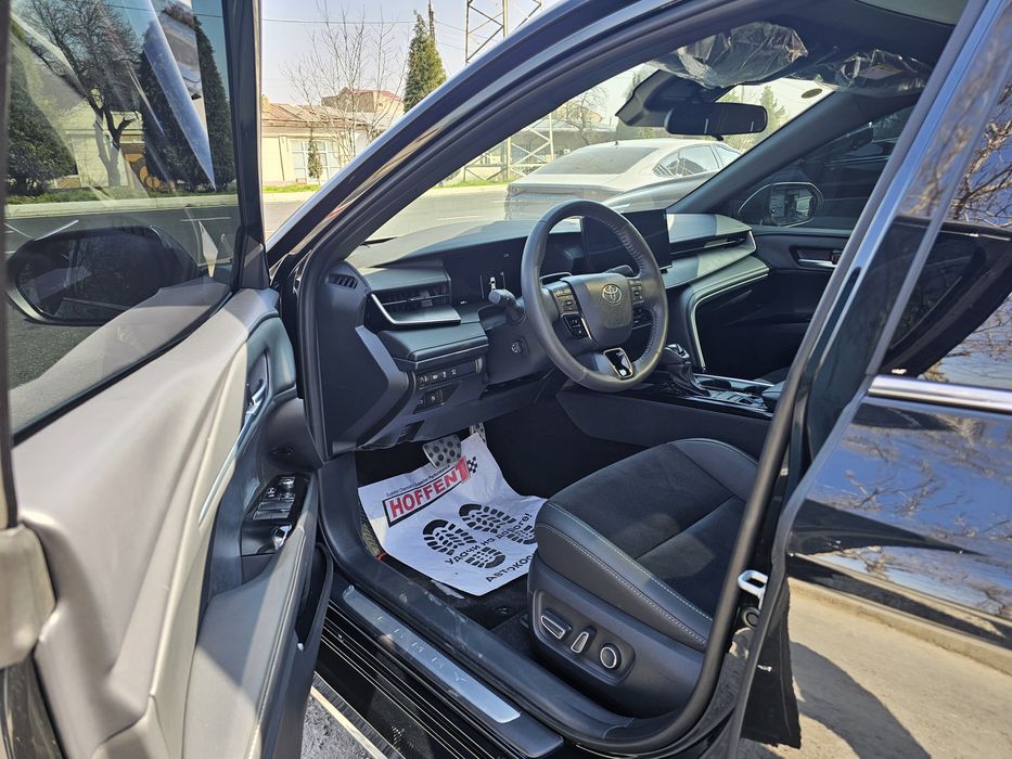Toyota Camry 80 kuzof. Gibrid. Yili 2025. Yurgani 4500. Narxi 41200