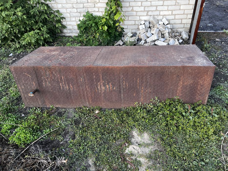 Продам бак размеры 2.50х60х75