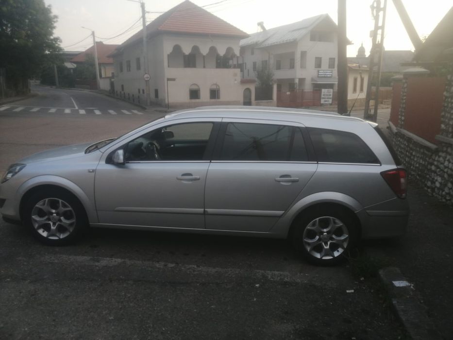 Vând Astra h benzina ,gpl