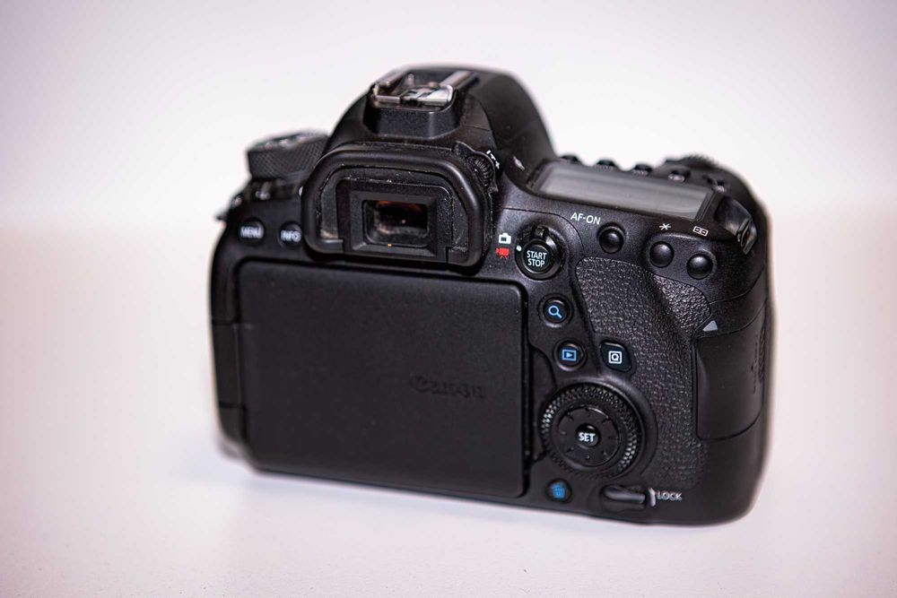 CANON EOS 6D mark II Перфектен