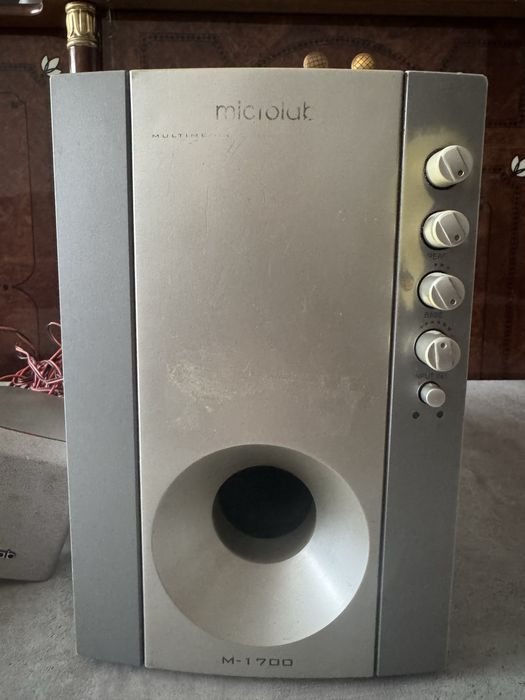 г. Акустическая система Microlab M-1700 — сабвуфер