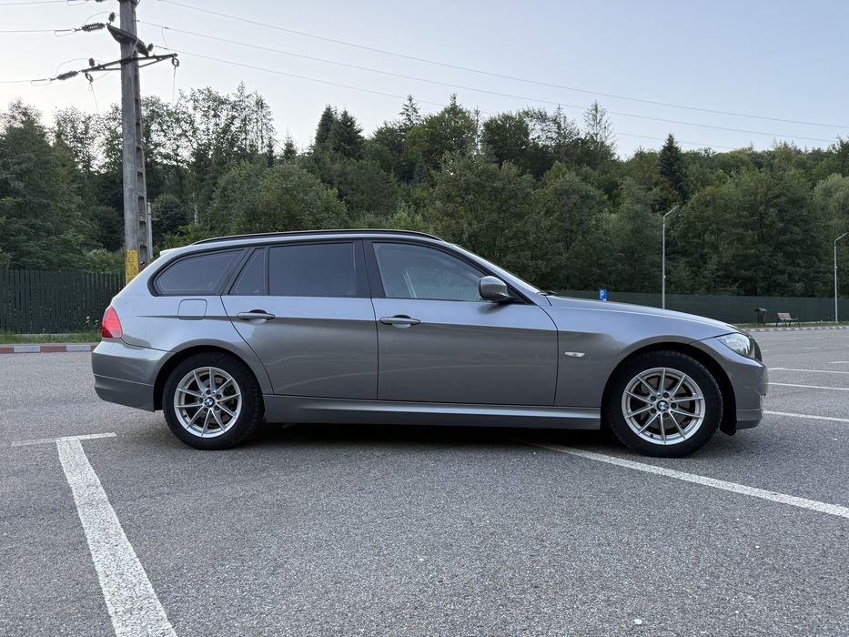 BMW E91 320d  Automat / Dakota Beige / Harman Kardon-Logic 7  / Comfort Access  / BiXenon