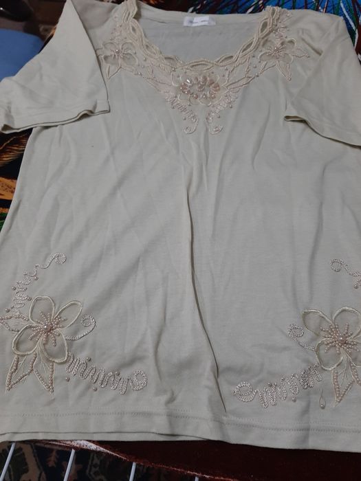 Футболки для женщин