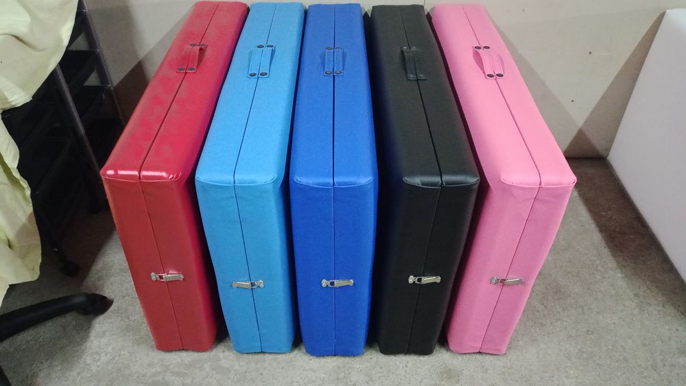 Кушетки, стулья, помощники