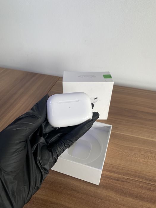 Apple AirPods Pro/ White/ Ca nou