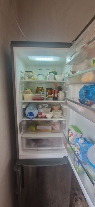 Холодильник,  в идальном состоянии