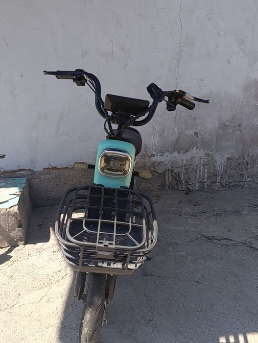 Продам скутер нормально состаяна