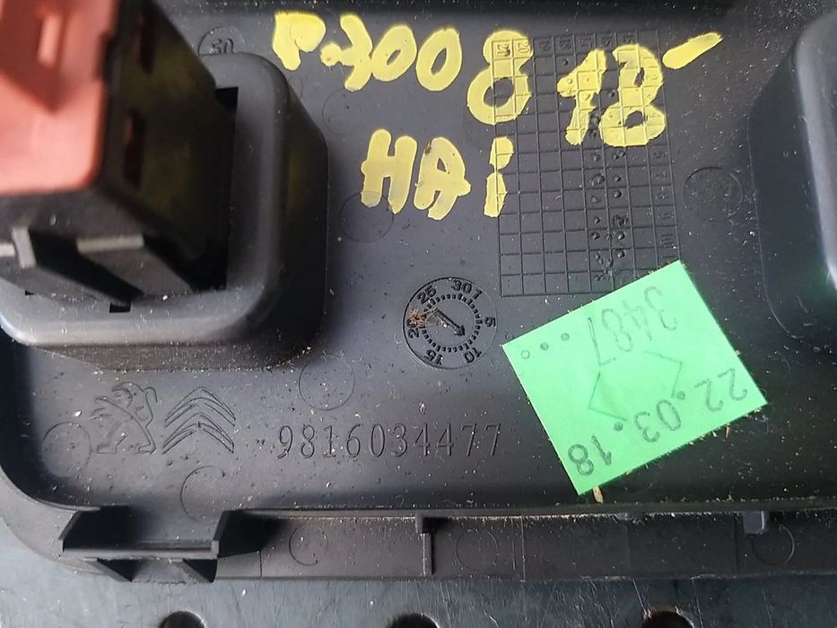 Buton deschidere portbagaj peugeot 3008 2 9816034477
