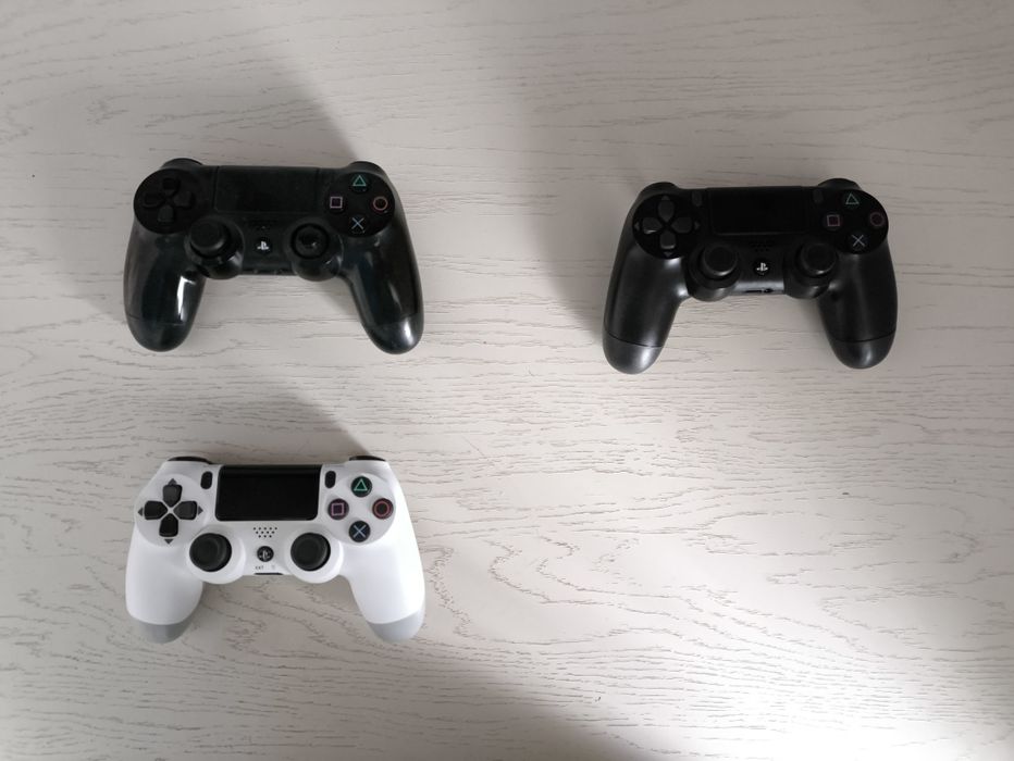 продам Playstation 4