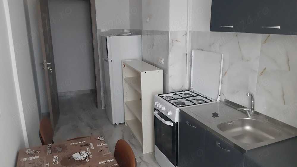 Inchiriez apartament o camera, zona Garii