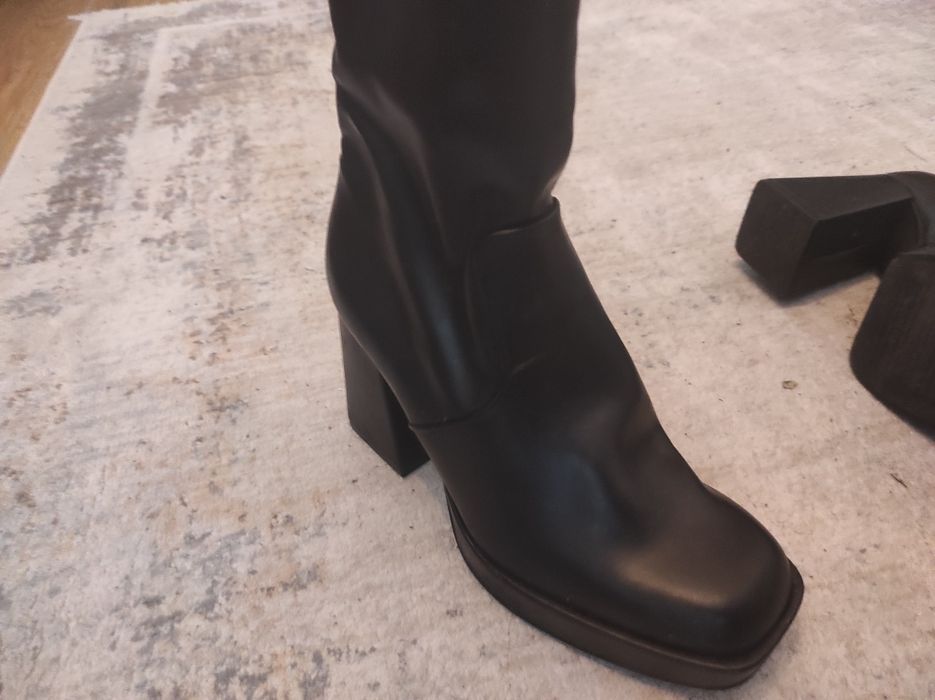 Ghete cu toc Pull&Bear, pantofi/ botine marimea 36
