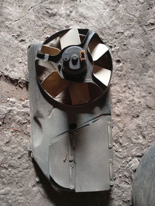 Продам запчасти на Ауди 80 Б4