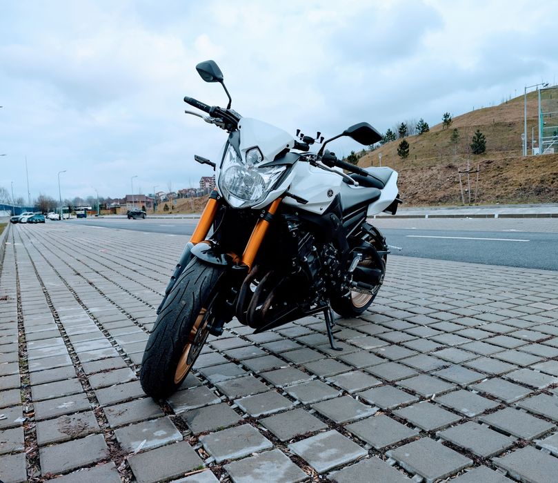 Motocicleta Yamaha FZ8