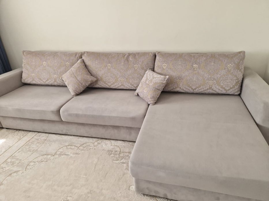 Большой диван для хола