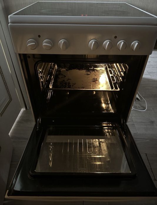 Продам плиту Индезит керамическая