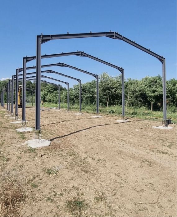 Hală metalică de 8 m x30 m x4 m