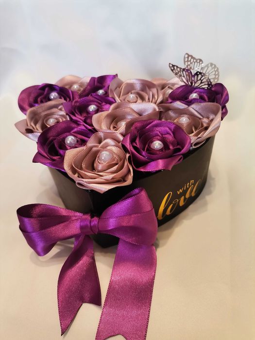 Ръчно изработени букети и декорации от сатенени рози