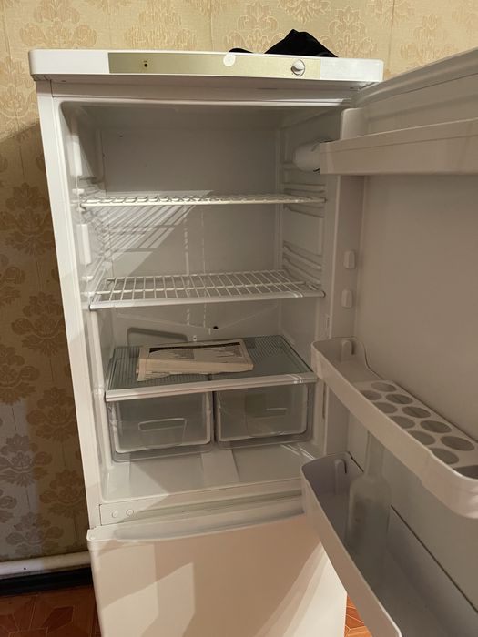 Холодильник Indesit