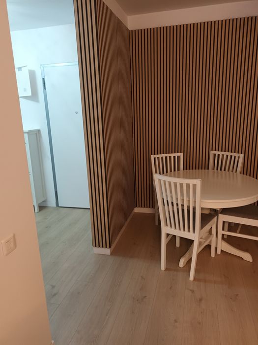 Închiriez apartament