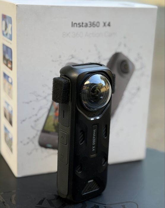 Екшън камера Insta360 X4, 8K, 360 + богат комплект аксесоари + 16GB карта памет