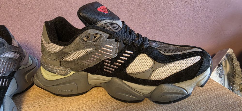 NEW BALANCE 9060 Grey Black