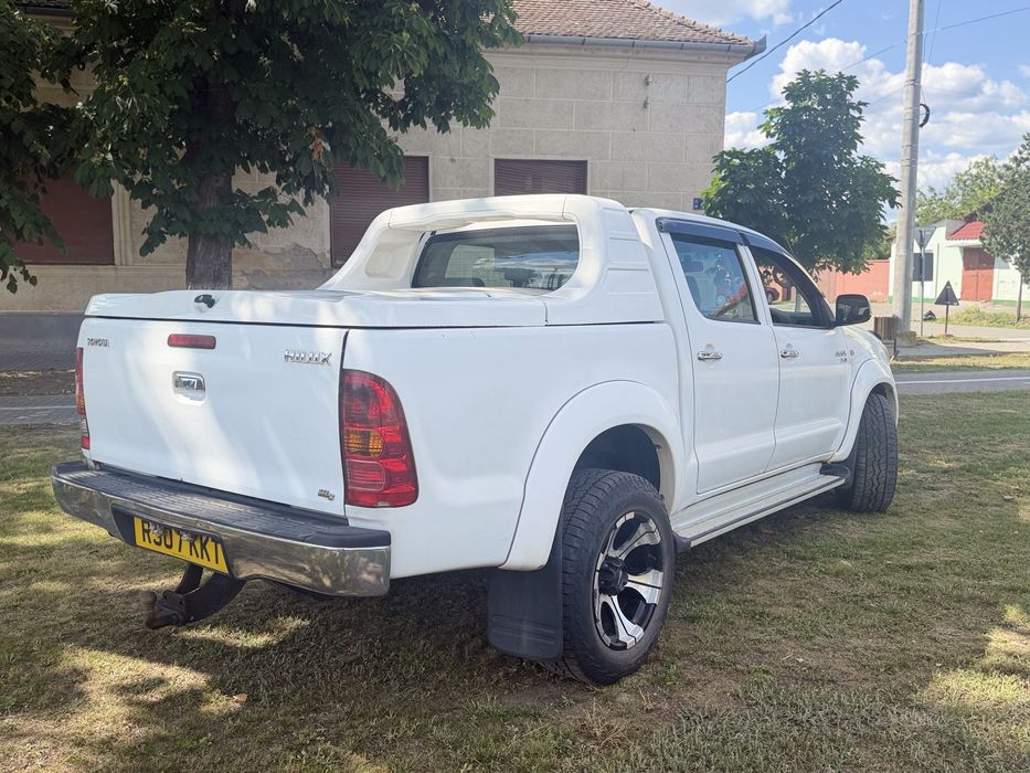 toyota hilux 2.5 diesel